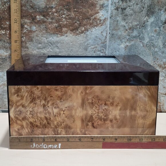 Lacquered Burl Walnut Veneer High Gloss Finish Memorial Keepsake Box - Picture 9 of 16